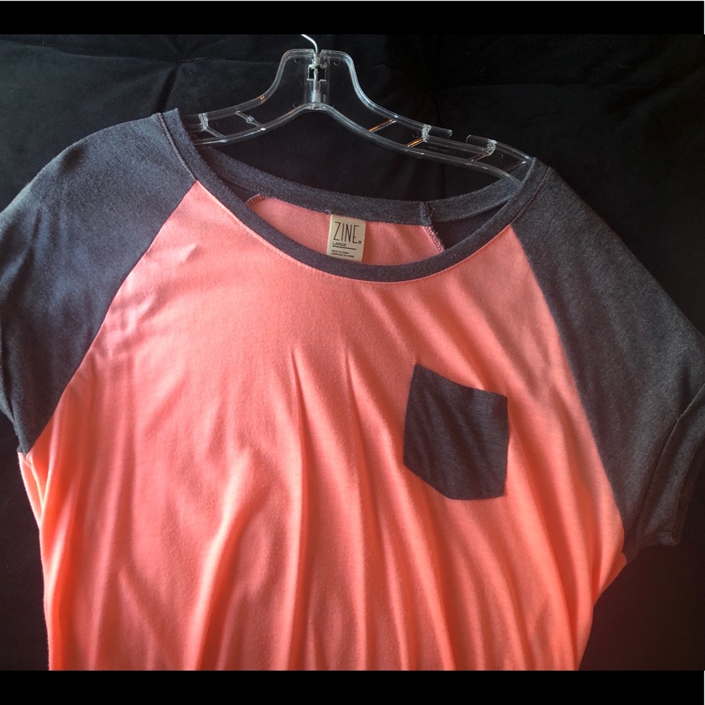 Zine t-shirt size: L   color: coral